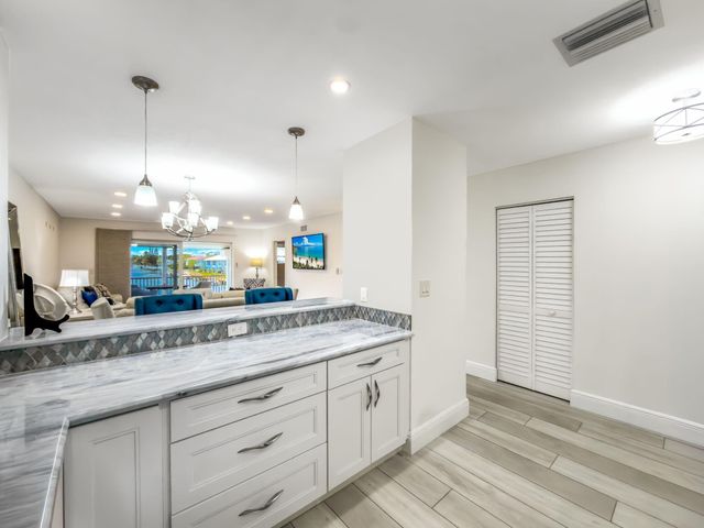 2301 NE 36th Street 202, Lighthouse Point, FL 33064