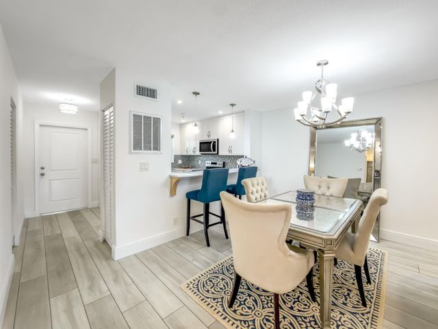 2301 NE 36th Street 202, Lighthouse Point, FL 33064