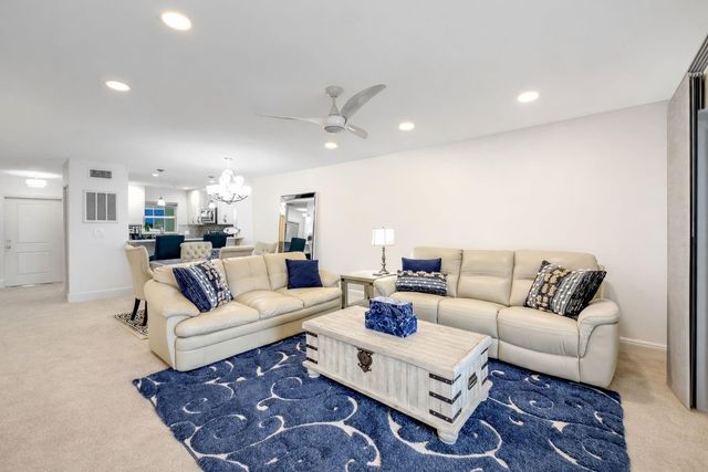 2301 NE 36th Street 202, Lighthouse Point, FL 33064