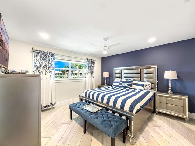 2301 NE 36th Street 202, Lighthouse Point, FL 33064