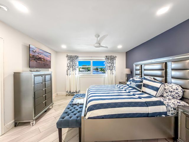 2301 NE 36th Street 202, Lighthouse Point, FL 33064