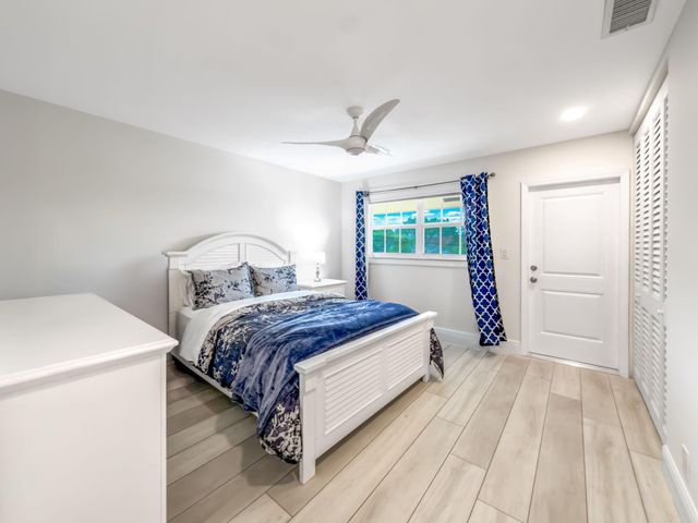 2301 NE 36th Street 202, Lighthouse Point, FL 33064