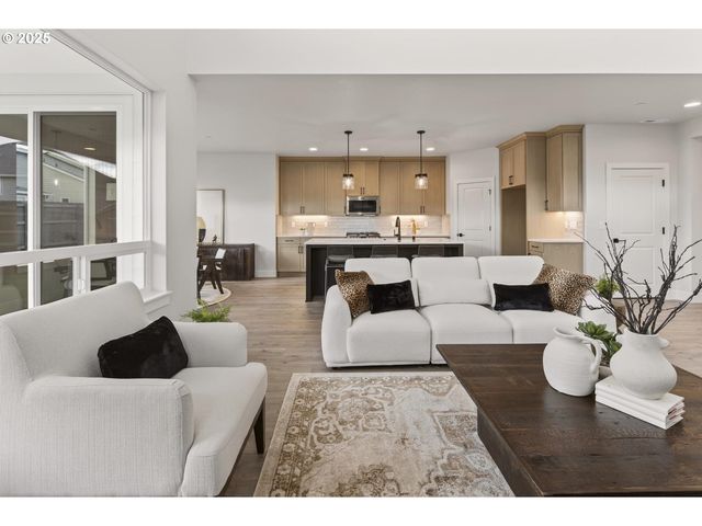 1211 S MOUNTAIN Pl, Ridgefield, WA 98642