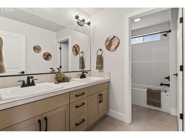 1211 S MOUNTAIN Pl, Ridgefield, WA 98642