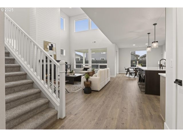 1211 S MOUNTAIN Pl, Ridgefield, WA 98642