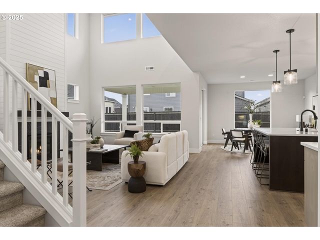 1211 S MOUNTAIN Pl, Ridgefield, WA 98642