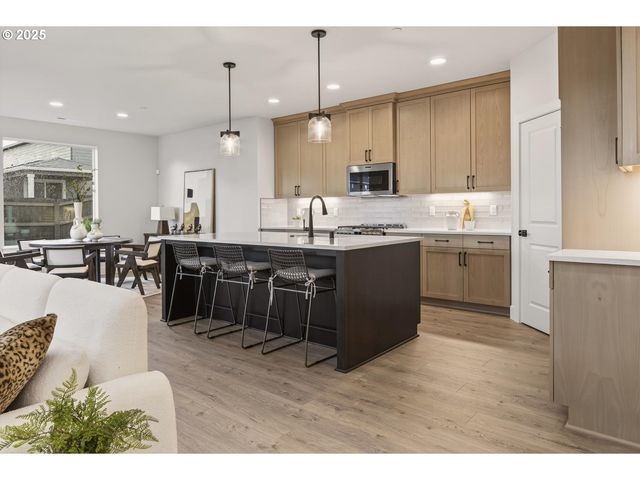 1211 S MOUNTAIN Pl, Ridgefield, WA 98642