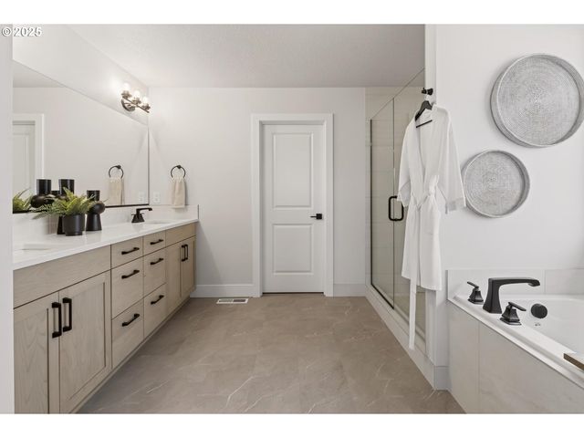 1211 S MOUNTAIN Pl, Ridgefield, WA 98642