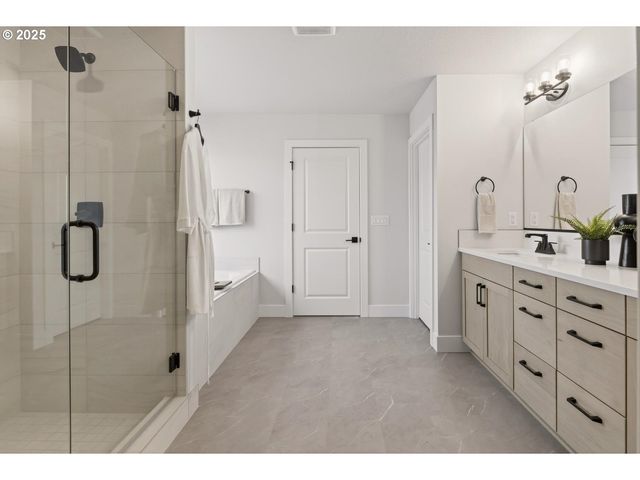 1211 S MOUNTAIN Pl, Ridgefield, WA 98642