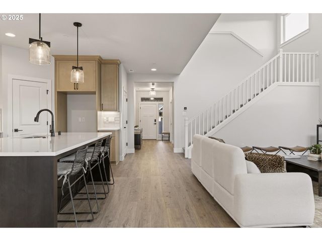 1211 S MOUNTAIN Pl, Ridgefield, WA 98642