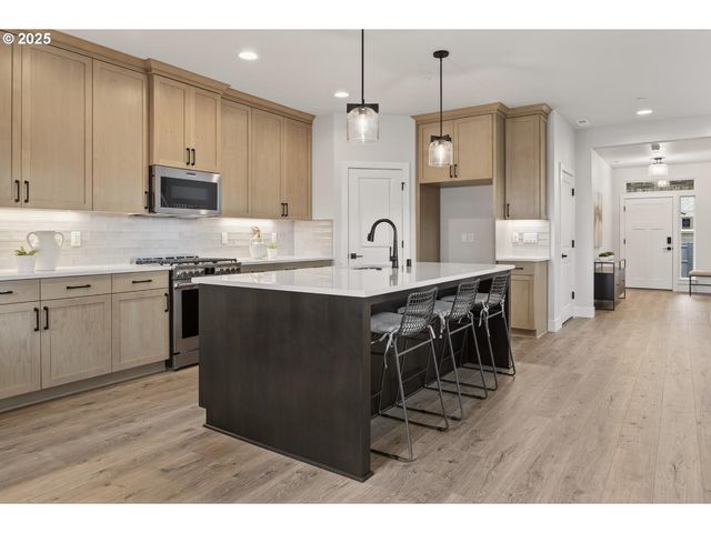 1211 S MOUNTAIN Pl, Ridgefield, WA 98642