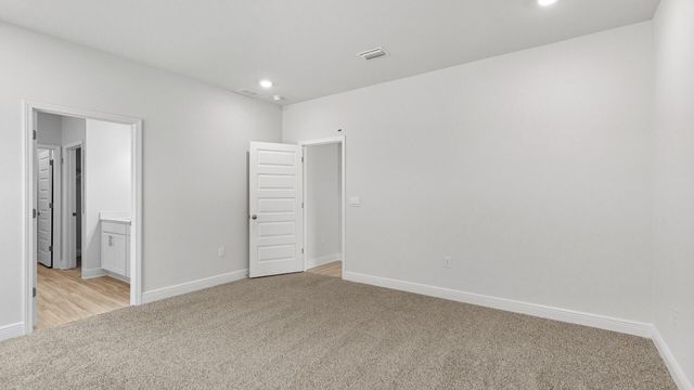 8063 Fox Hunt Drive, Milton, FL 32583