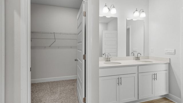 8063 Fox Hunt Drive, Milton, FL 32583