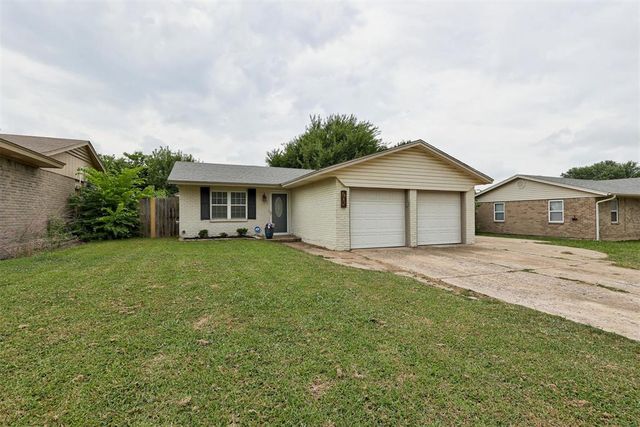 705 S Highland Drive, Mustang, OK 73064