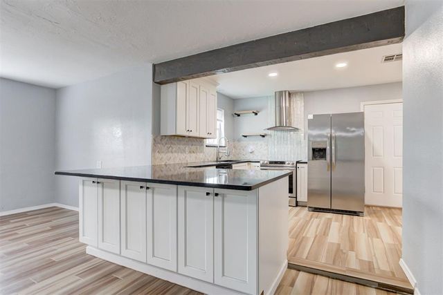 705 S Highland Drive, Mustang, OK 73064