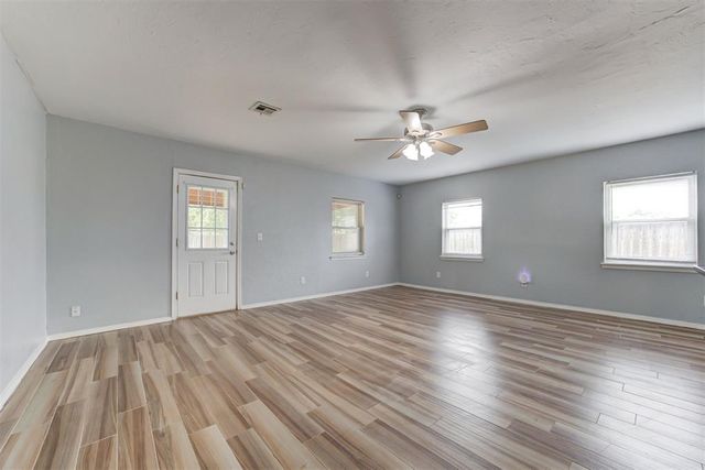 705 S Highland Drive, Mustang, OK 73064