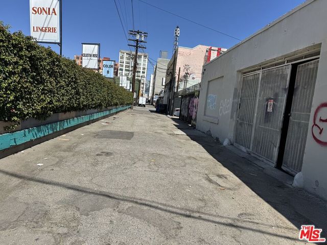 612 E 12th Street, Los Angeles, CA 90015