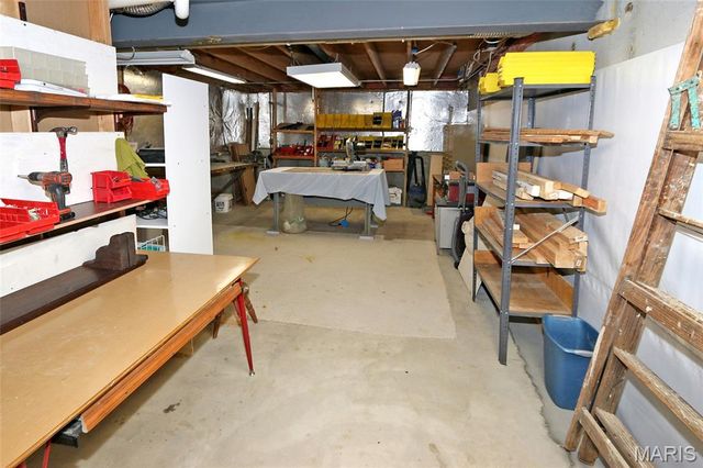 928 Oak Terrace Court, Fenton, MO 63026