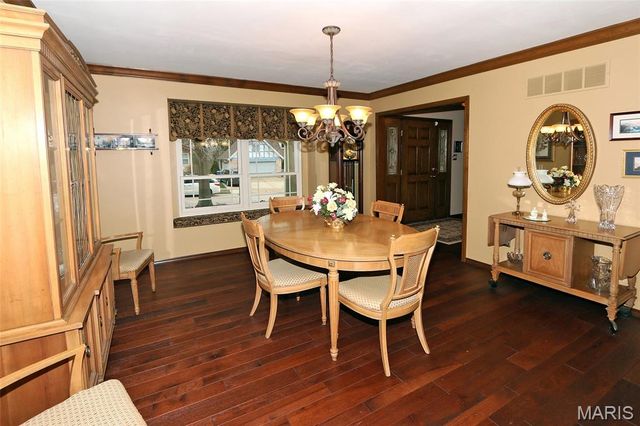 928 Oak Terrace Court, Fenton, MO 63026