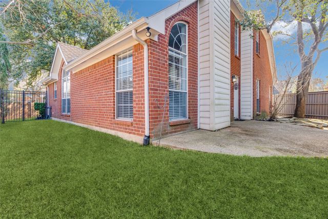 2655 Lakeforest Court, Dallas, TX 75214