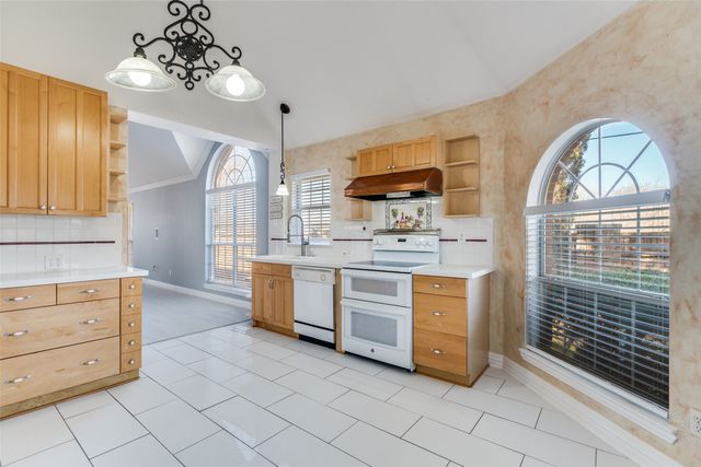 2655 Lakeforest Court, Dallas, TX 75214