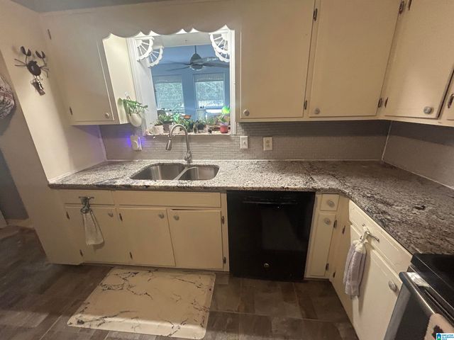 749 PARKMOOR CIRCLE, Hueytown, AL 35022