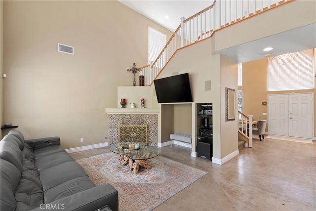 977 Montague, Corona, CA 92879