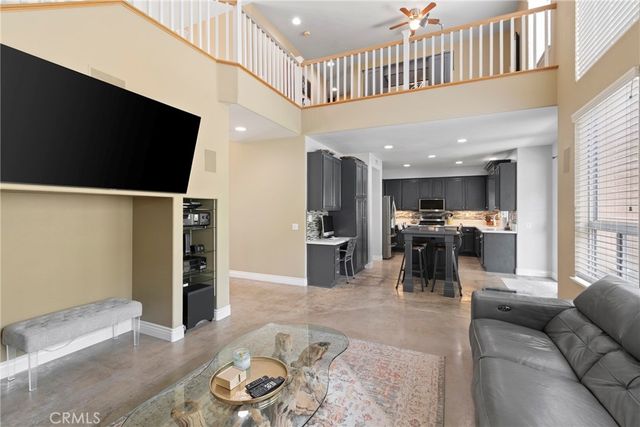 977 Montague, Corona, CA 92879