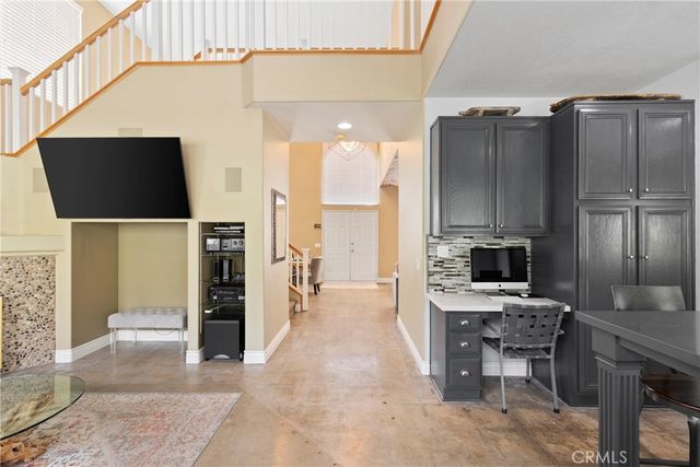 977 Montague, Corona, CA 92879