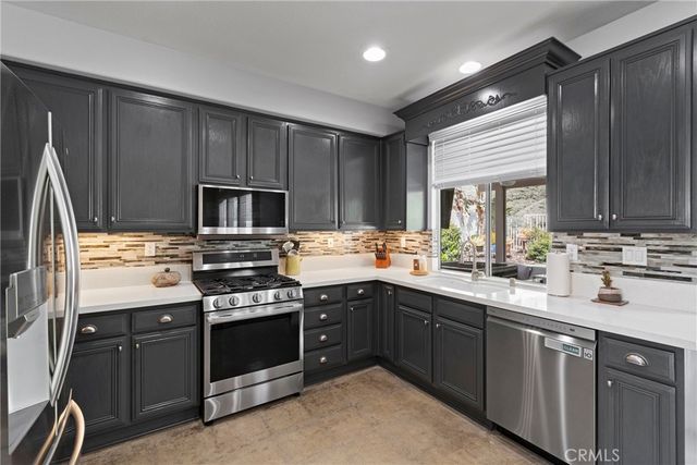 977 Montague, Corona, CA 92879