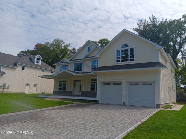 817 Naryshkin Way, Toms River, NJ 08753