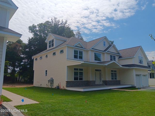 817 Naryshkin Way, Toms River, NJ 08753