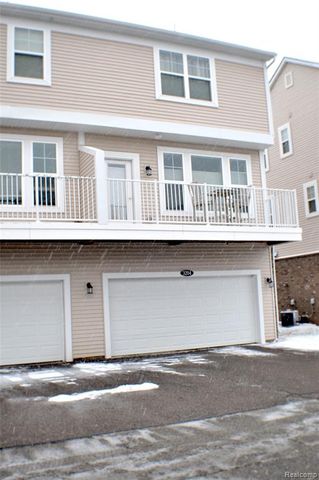 3204 Johanna Ware 13, Wixom, MI 48393