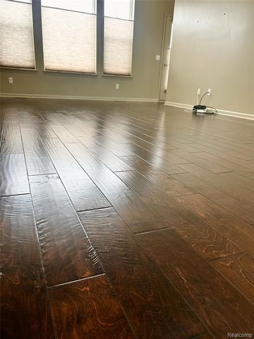 3204 Johanna Ware 13, Wixom, MI 48393