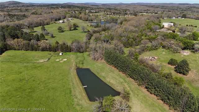 1560 Dorothy Drive, Cedarville, AR 72932
