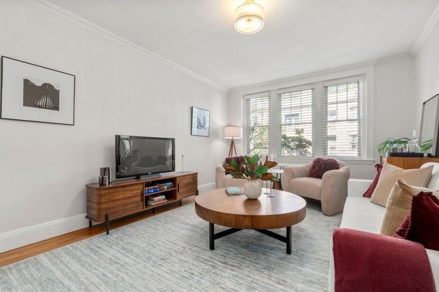 36 Dwight St 4, Brookline, MA 02446