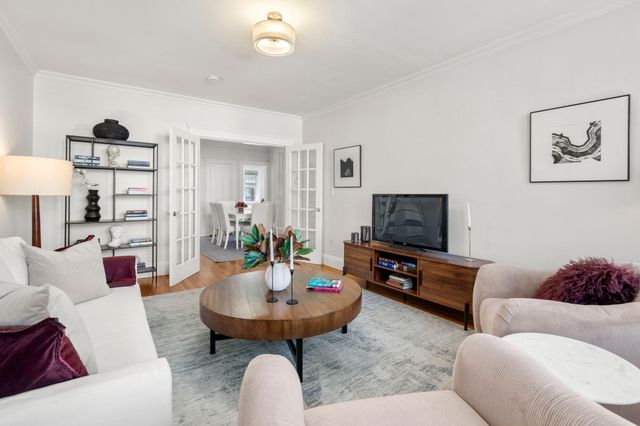 36 Dwight St 4, Brookline, MA 02446