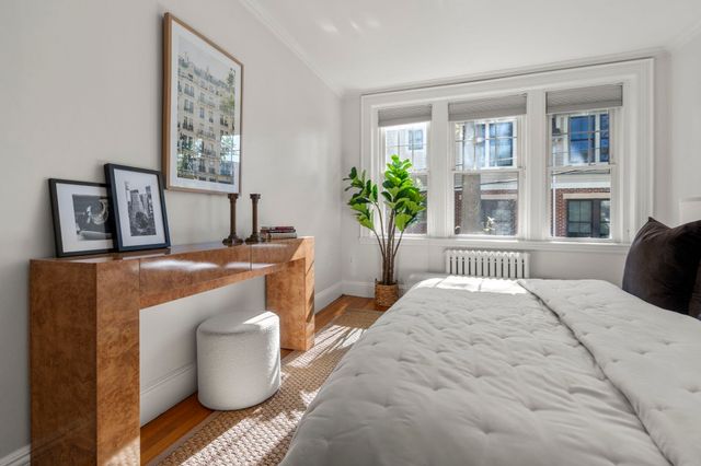 36 Dwight St 4, Brookline, MA 02446