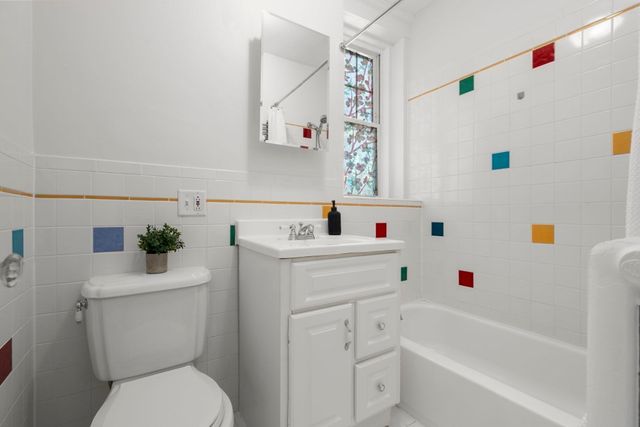 36 Dwight St 4, Brookline, MA 02446