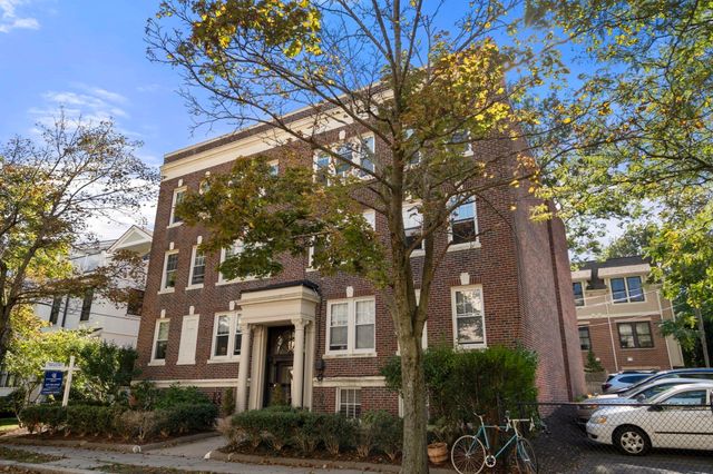 36 Dwight St 4, Brookline, MA 02446