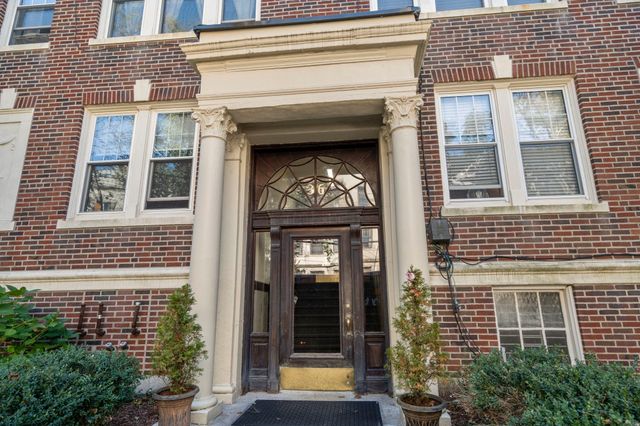 36 Dwight St 4, Brookline, MA 02446