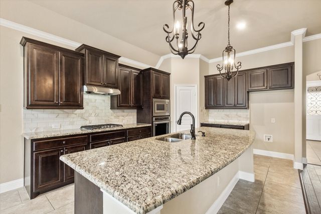 8609 Cloudyway Drive, Fort Worth, TX 76123