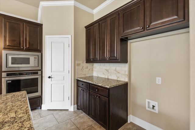 8609 Cloudyway Drive, Fort Worth, TX 76123
