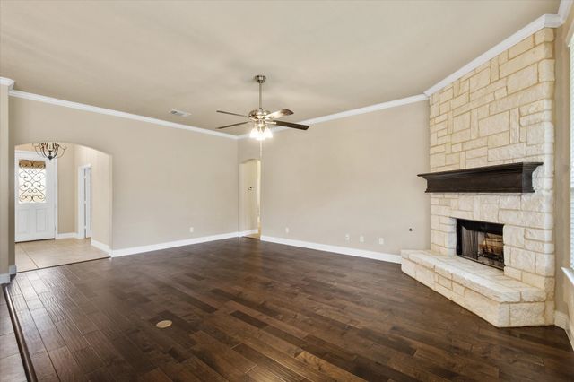 8609 Cloudyway Drive, Fort Worth, TX 76123