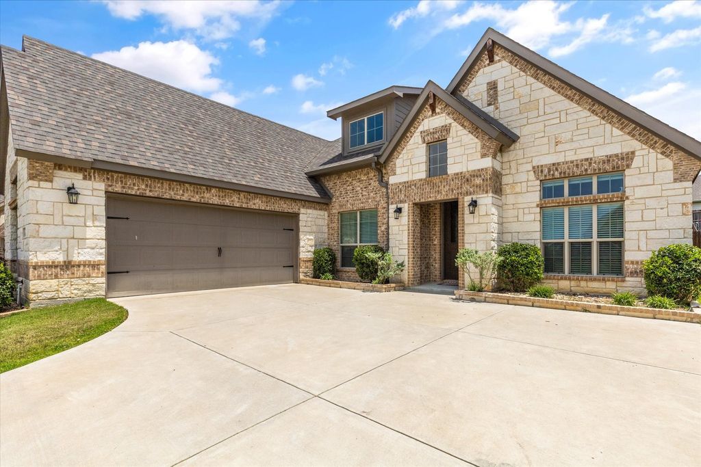 8609 Cloudyway Drive, Fort Worth, TX 76123