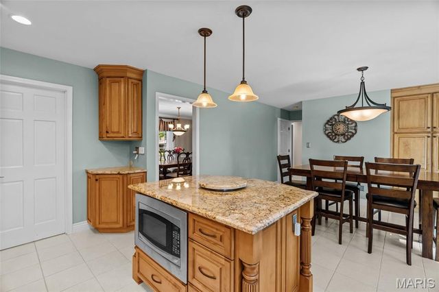 4814 King Andrew Park, St Louis, MO 63129