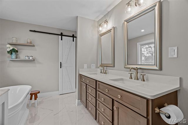 4814 King Andrew Park, St Louis, MO 63129