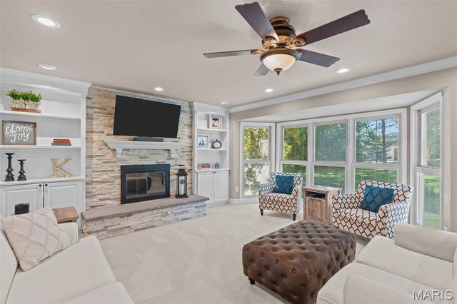 4814 King Andrew Park, St Louis, MO 63129