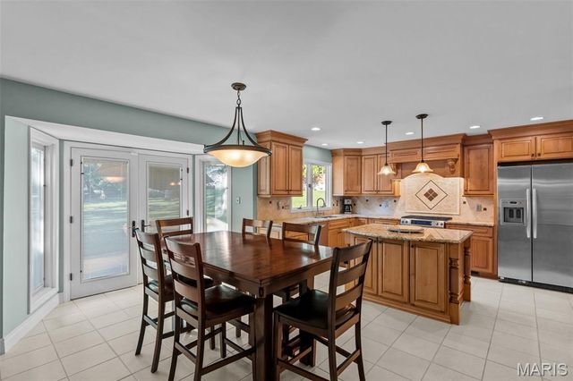 4814 King Andrew Park, St Louis, MO 63129