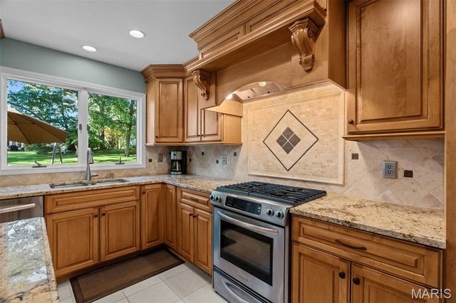 4814 King Andrew Park, St Louis, MO 63129